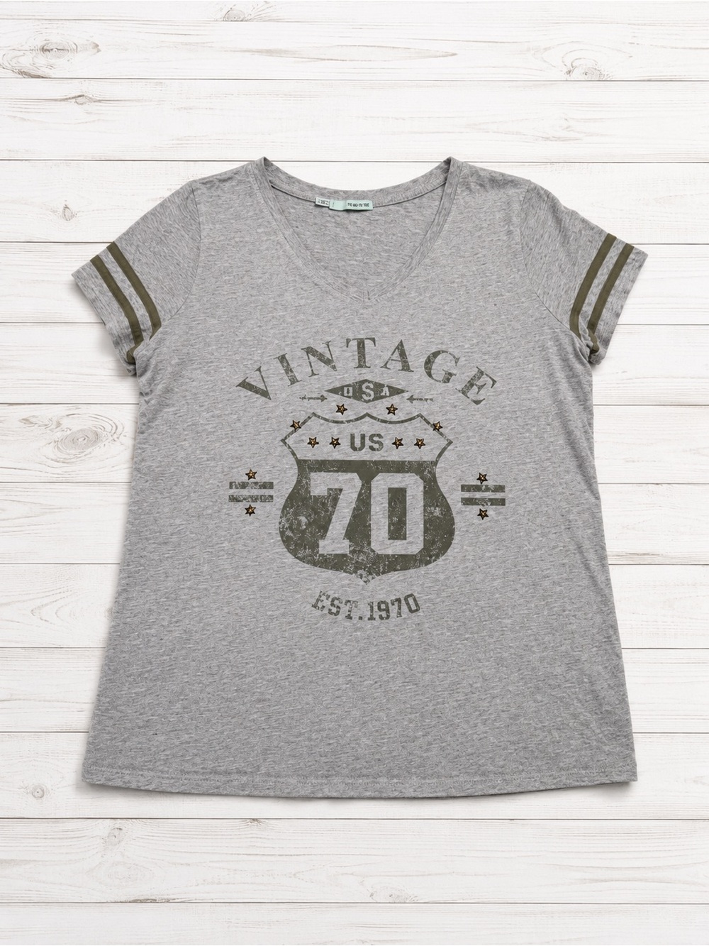 Maurices Vintage Gray T-Shirt L 651
